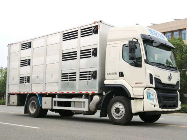 柳汽9.6米畜禽运输车