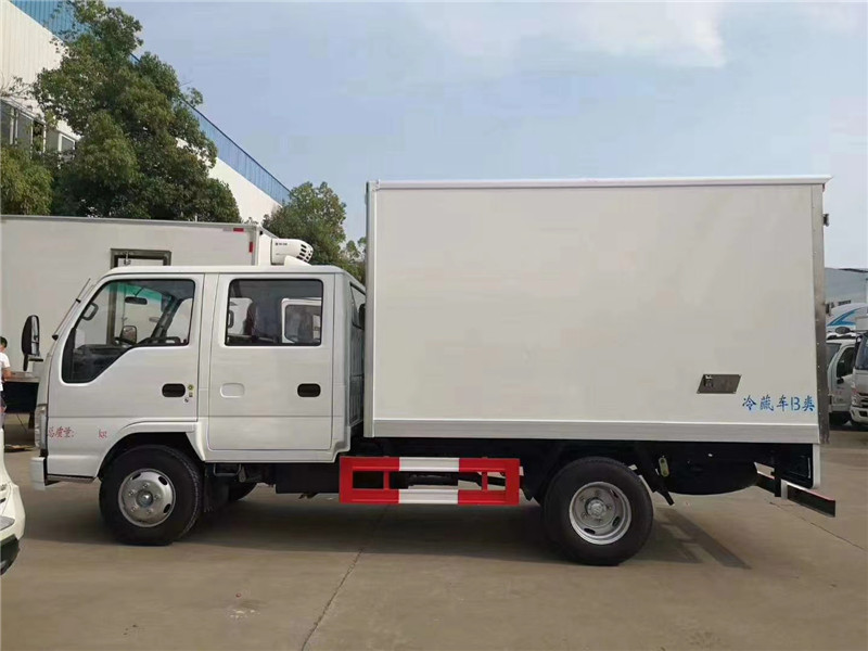 庆铃五十铃双排冷藏车