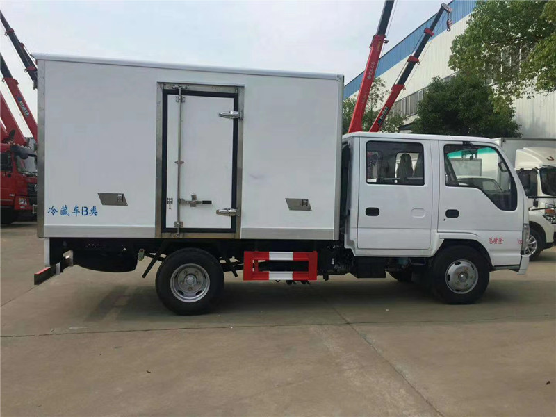 庆铃五十铃双排冷藏车