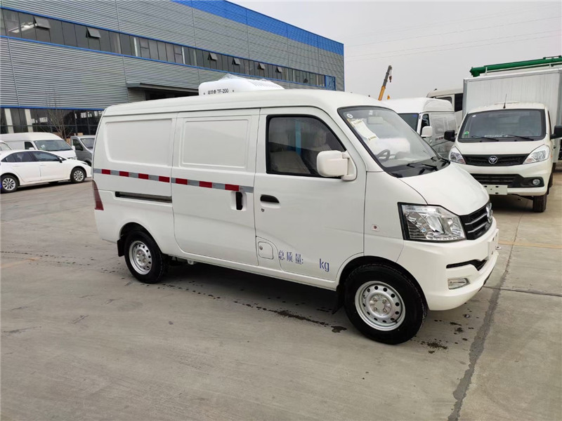 重庆长安V3面包冷藏车
