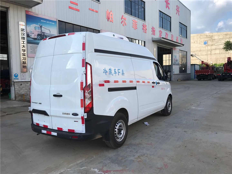 江铃福特面包冷藏车