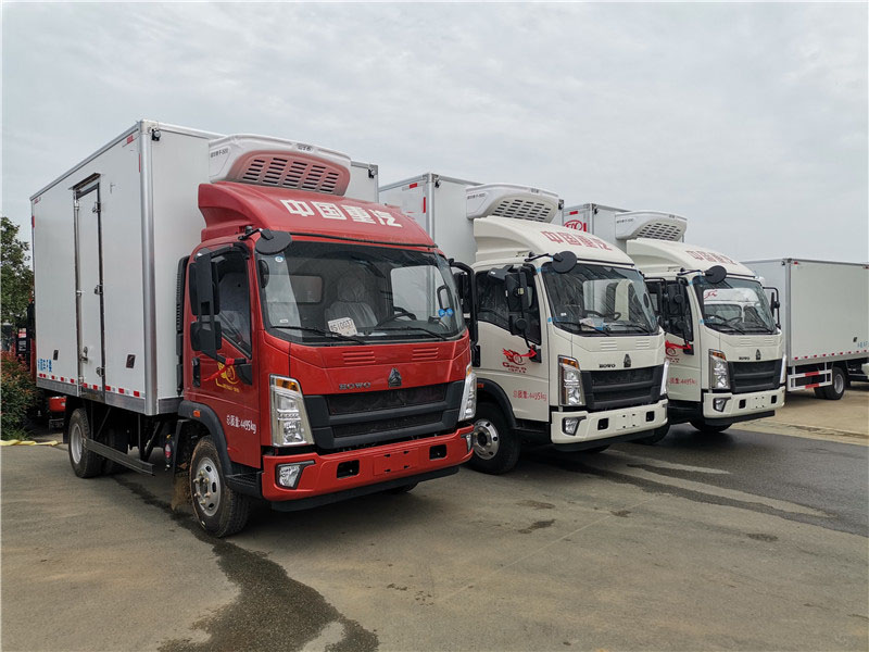 重汽豪沃4.2米冷藏车