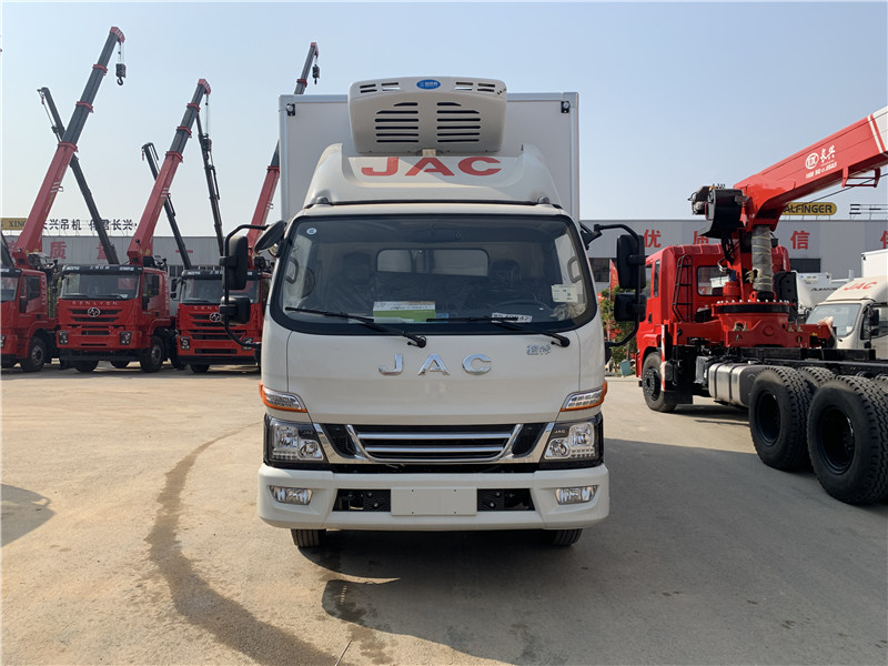 江淮骏铃V6/4.2米冷藏车