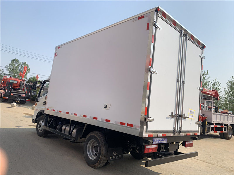 江淮骏铃V6/4.2米冷藏车