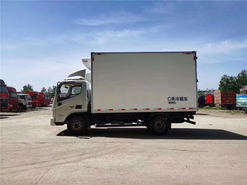 福田欧马可蓝牌冷藏车