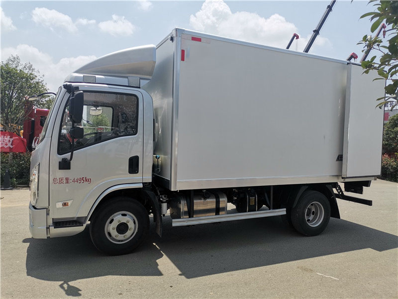 陕汽德龙4.2米冷藏车