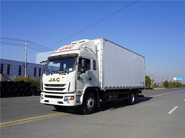 江淮帅铃Q9/6.8米冷藏车