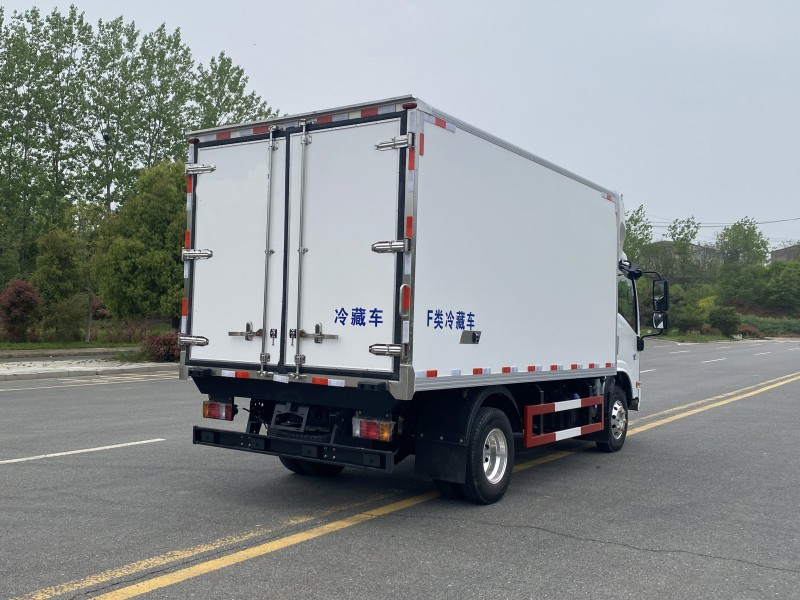 庆铃五十铃4.2米冷藏车