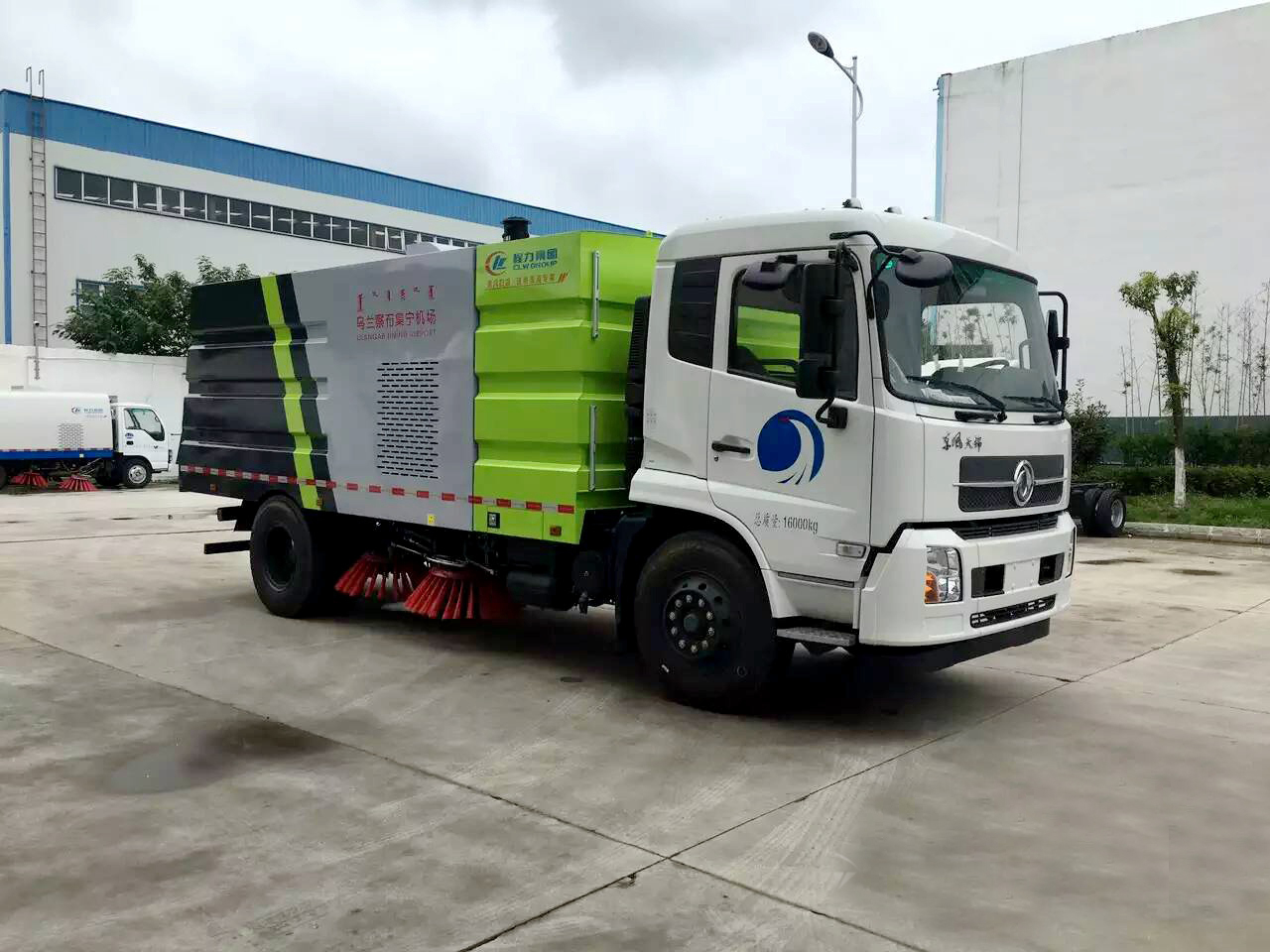 东风天锦扫路车4立方水/8立方尘