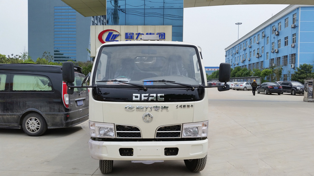 不上牌东风福瑞扫路车1.5立方水/4立方尘