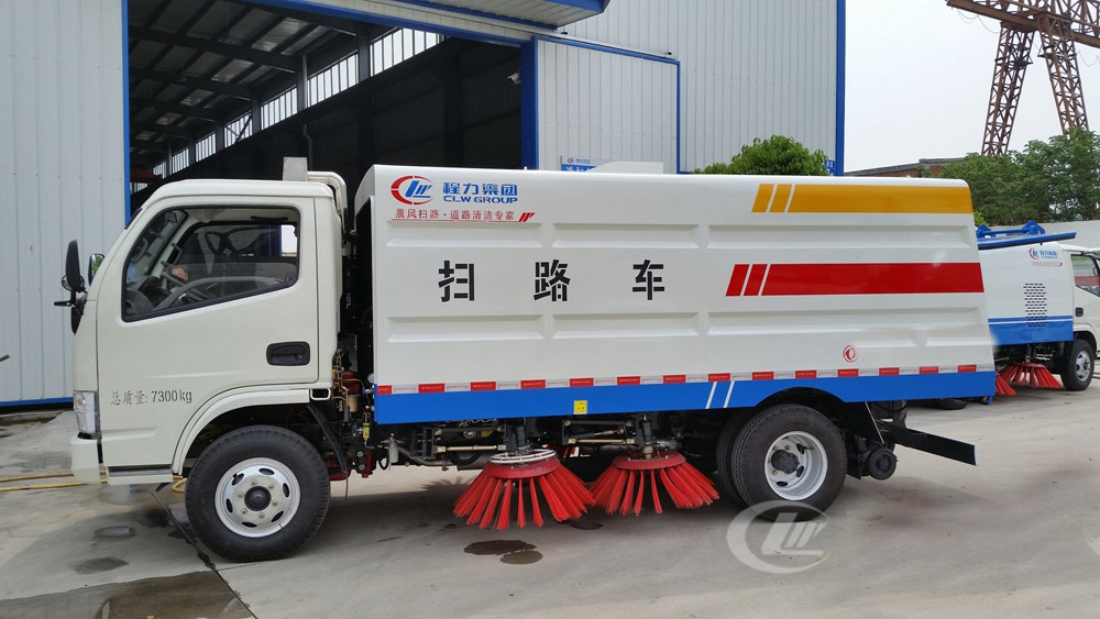 不上牌东风福瑞扫路车1.5立方水/4立方尘