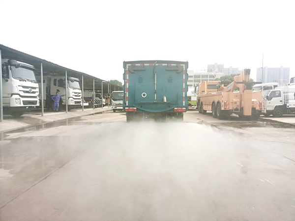 东风大多利卡洗扫车