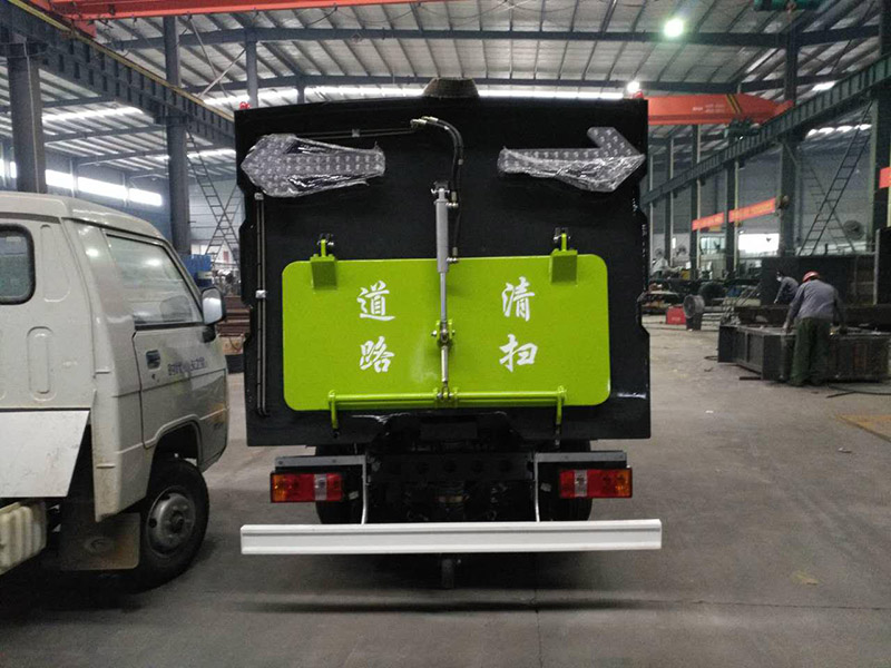 福田扫路车