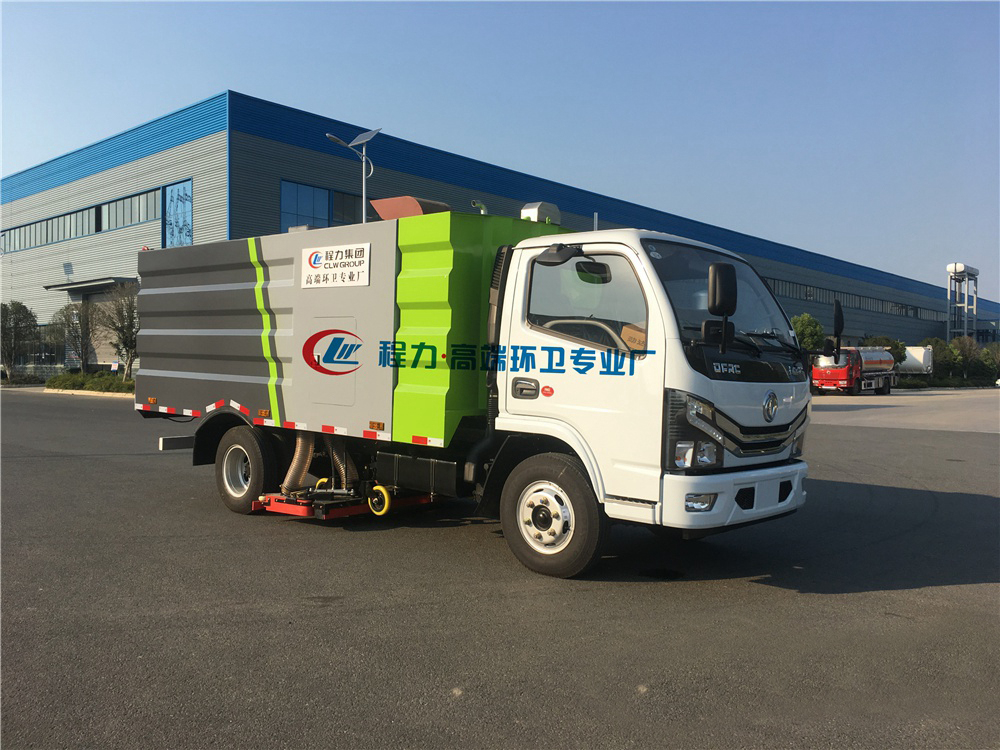东风多利卡吸尘车1立方水/4立方尘