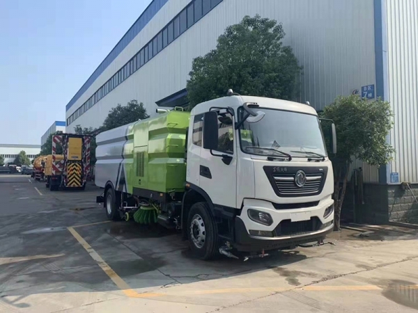 东风天锦洗扫车7立方水/9立方尘