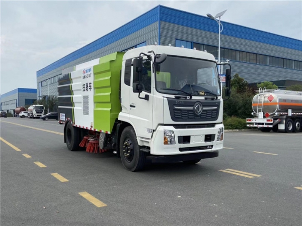 东风天锦12方扫路车