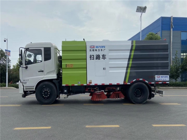东风天锦12方扫路车