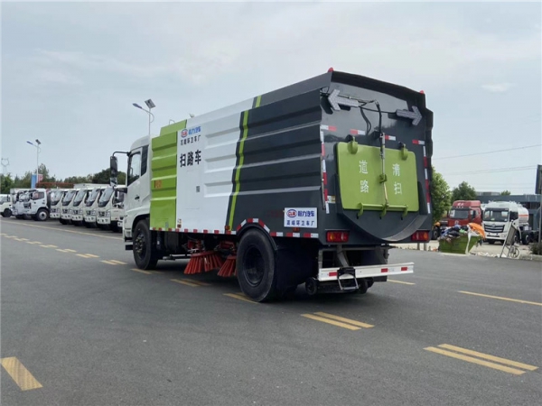 东风天锦12方扫路车