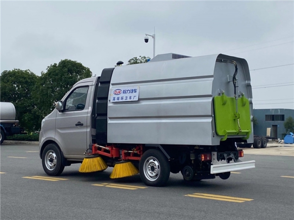 长安2方扫路车