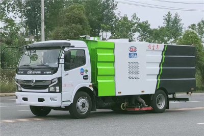 东风大多利卡8方吸尘车1.5立方水/6立方尘