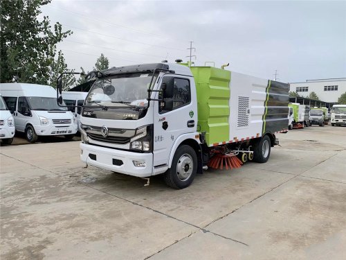 东风D7扫路车2.5立方水/5立方尘