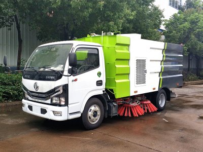 东风小多利卡扫路车