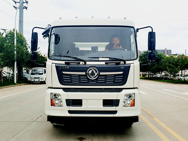 东风天锦洗扫车