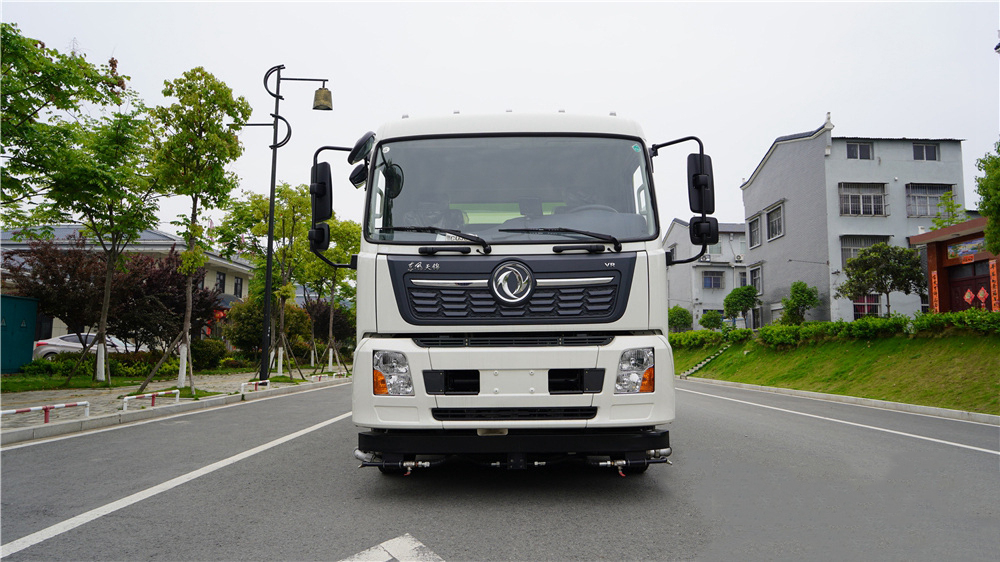 东风天锦洗扫车9立方水/7立方尘