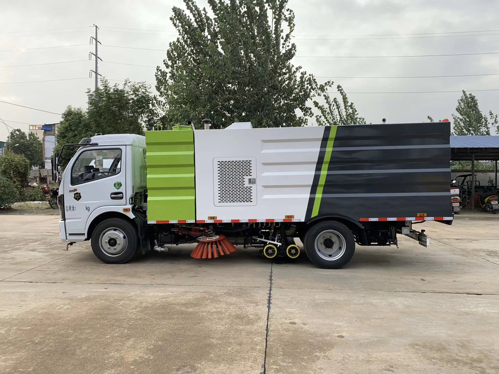 东风D7洗扫车4立方水/5立方尘
