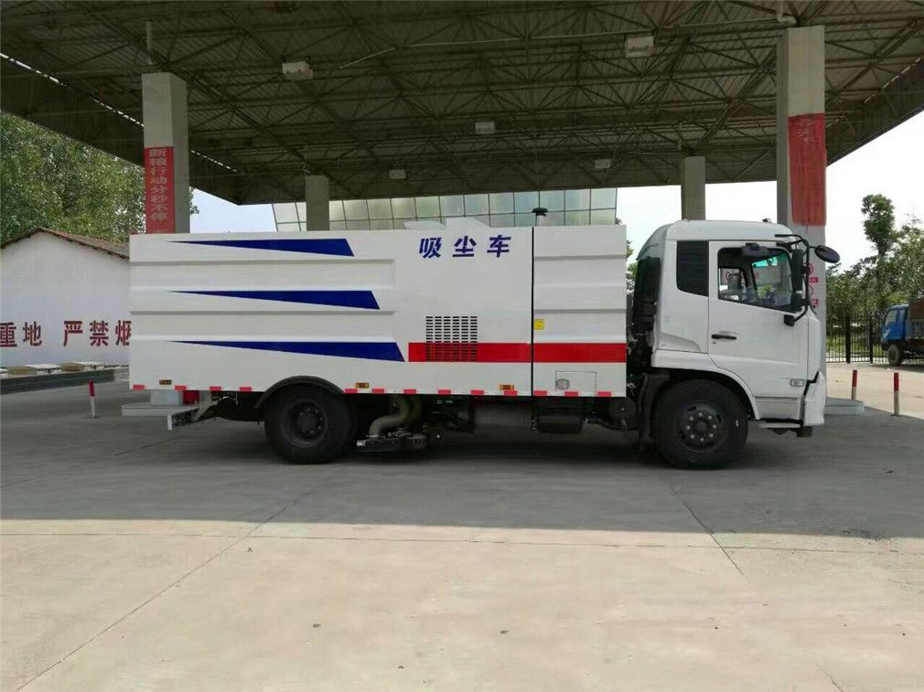 东风天锦吸尘车2立方水/8立方尘