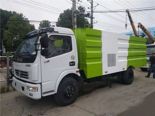 东风D7吸尘车1.5立方水/6立方尘