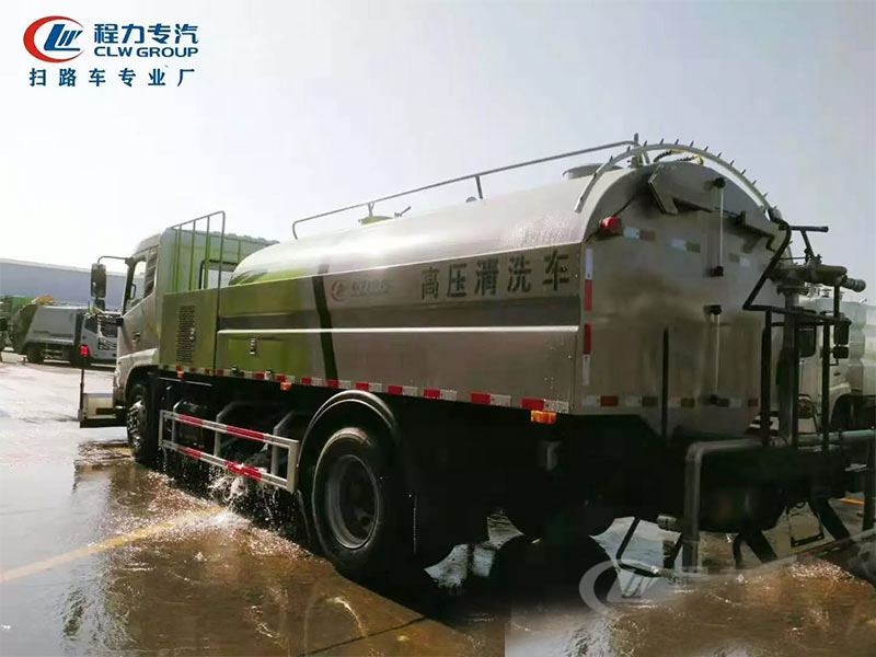 东风天锦路面高压清洗车