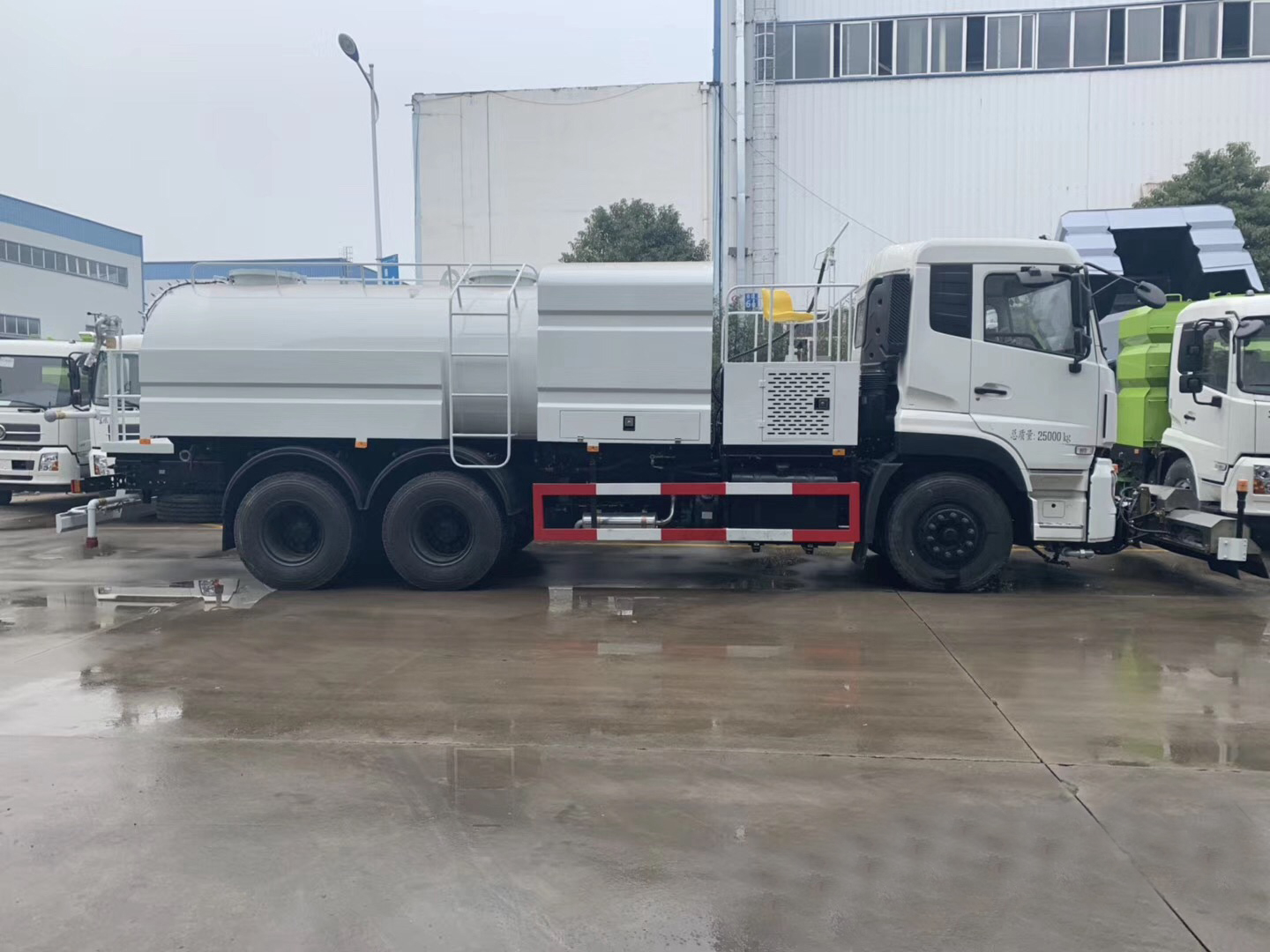 东风天龙后双桥13立方路面清洗车