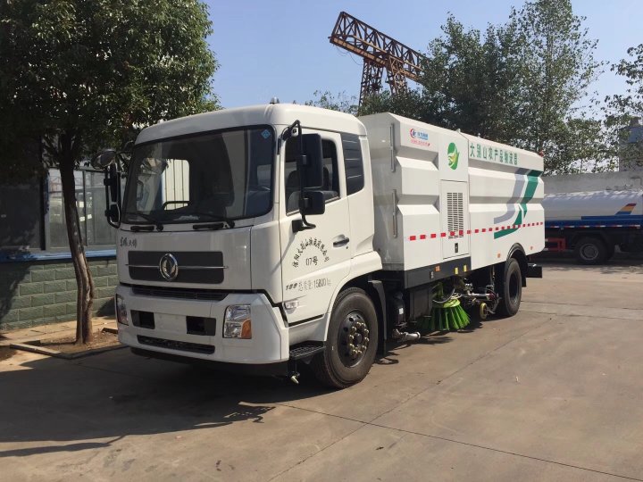 东风天锦洗扫车7立方尘箱/8.5立方水箱