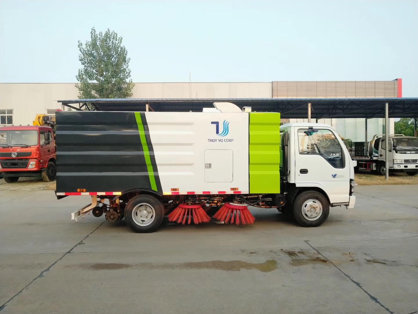 五十铃扫路车4立方尘箱/1.5立方水箱