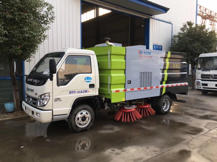 福田小卡时代扫路车3立方尘箱/1.54立方水箱