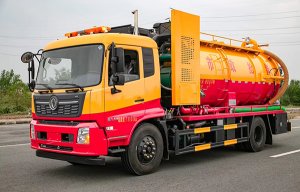 东风天锦带副发抽淤泥河道清理车