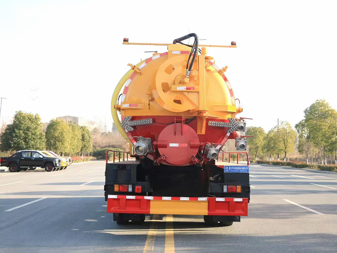 柳汽乘龙15立方清洗吸污车