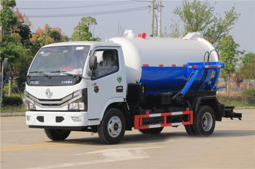 东风D6/4.5立方吸污车