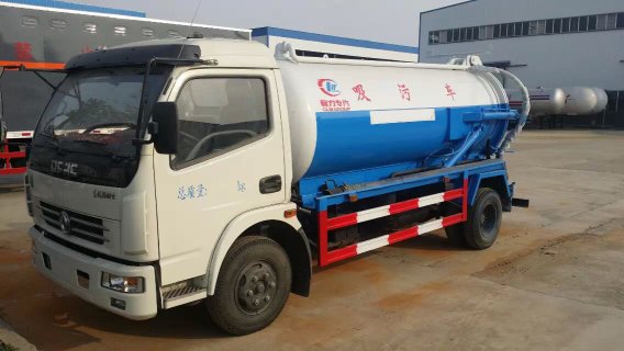 东风大多利卡7立方吸污车