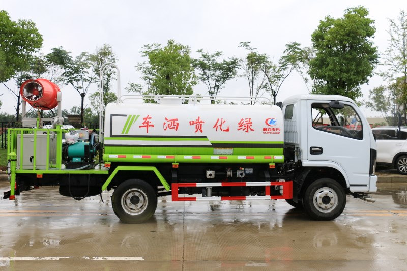 东风小福瑞卡5立方喷雾车
