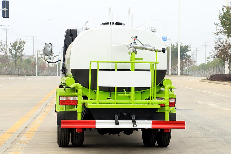东风小福瑞卡5立方洒水车