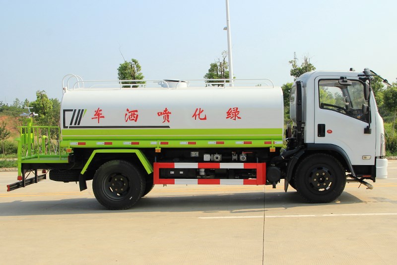 东风大福瑞卡9.2立方洒水车