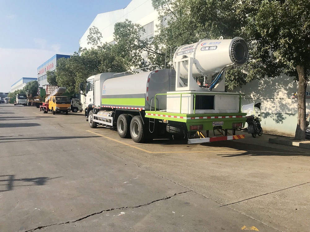 重汽汕德卡后双桥雾炮车16立方/50-120米雾炮