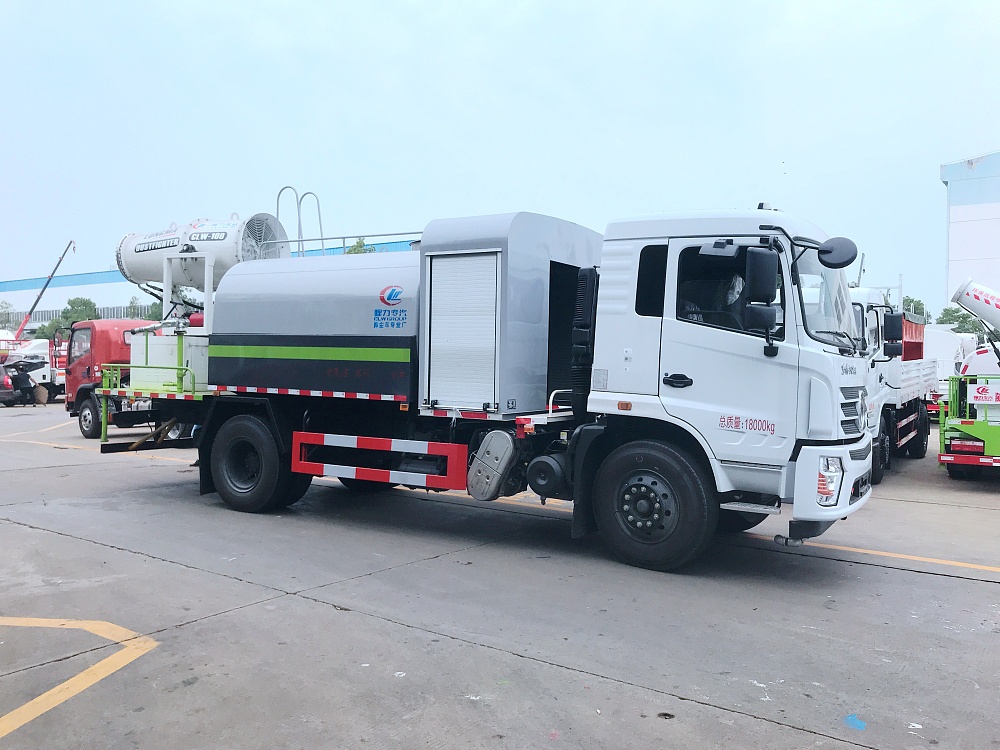 东风专底抑尘喷雾车10立方/50-100米雾炮