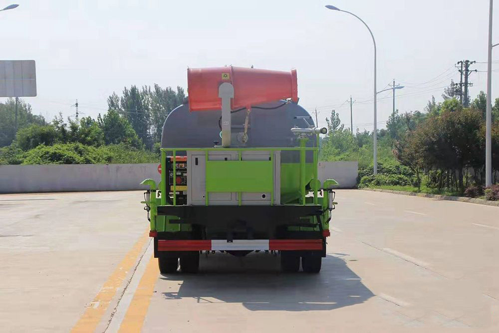 东风D7/8立方雾炮车30米