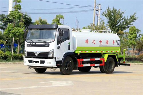 东风D7/9立方洒水车