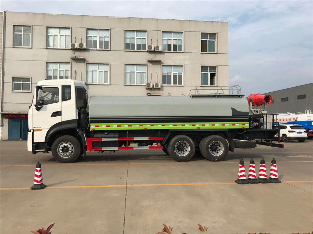 东风天龙后双桥18立方雾炮车30-50米