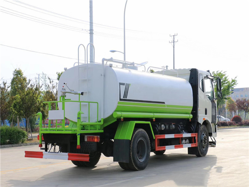 解放14立方洒水车