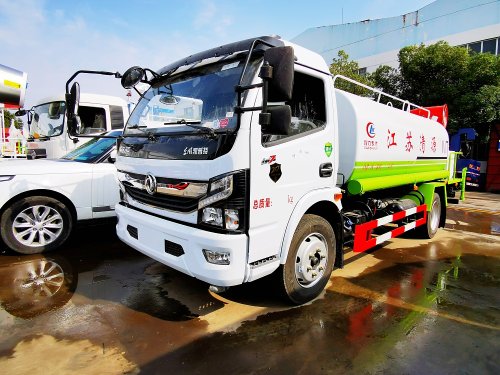 东风大多利卡雾炮洒水车9立方/30-40米雾炮
